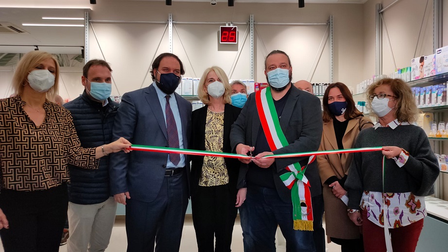 farmacia-1-porta-mare-il-taglio-del-nastro